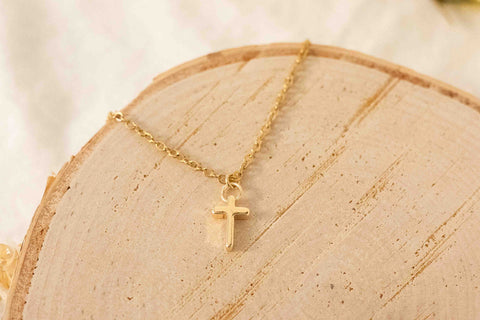 Necklace - Dainty Cross