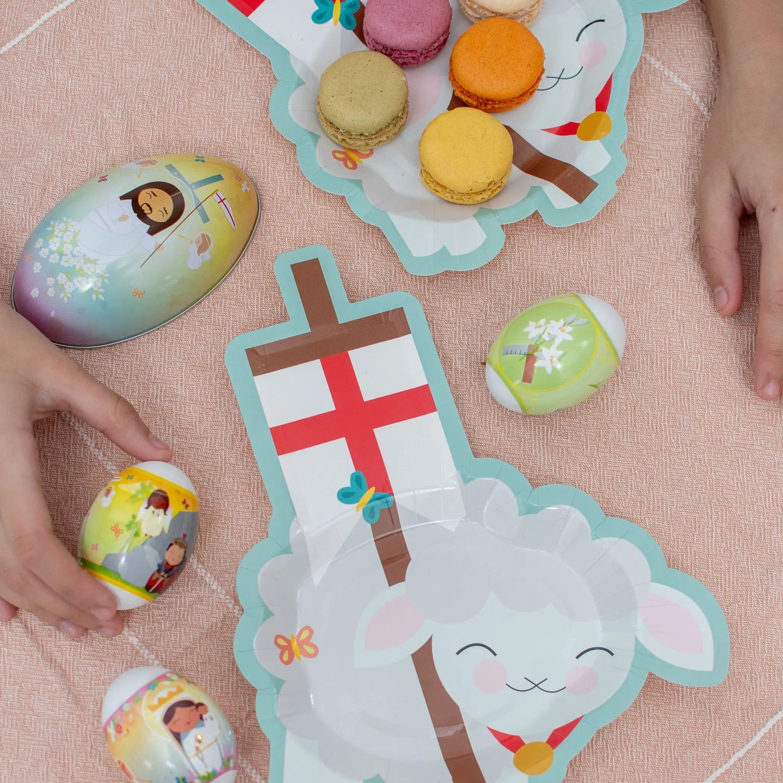 Pascal Lamb Paper Plates - set of 20