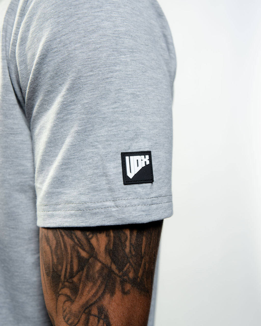 "EYES ON CHRIST" T-SHIRT SPORT GREY