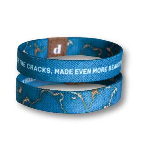 Praise God for the Cracks Womens TruthBand