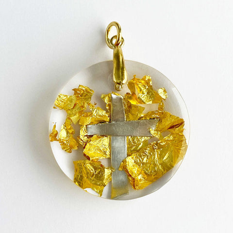 Light shines in the darkness Pendant - Easter 2022 edition